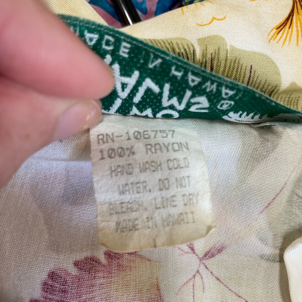🏝️ Palm & Plumeria print vintage Buttondown blouse, small - Picture 5 of 8